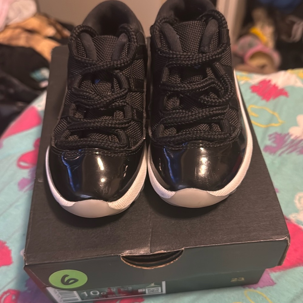Jordan Retro 11 Low Top